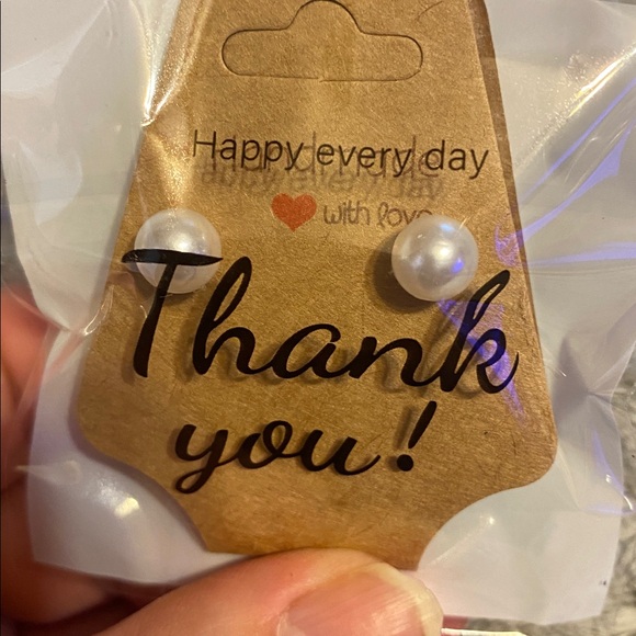 Different Design earrings - Picture 7 of 10